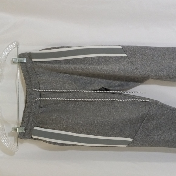 BROKEN THREADS Joggers Sweat Pants Gray Drawstring Waist Pockets Sz S - Picture 3 of 7